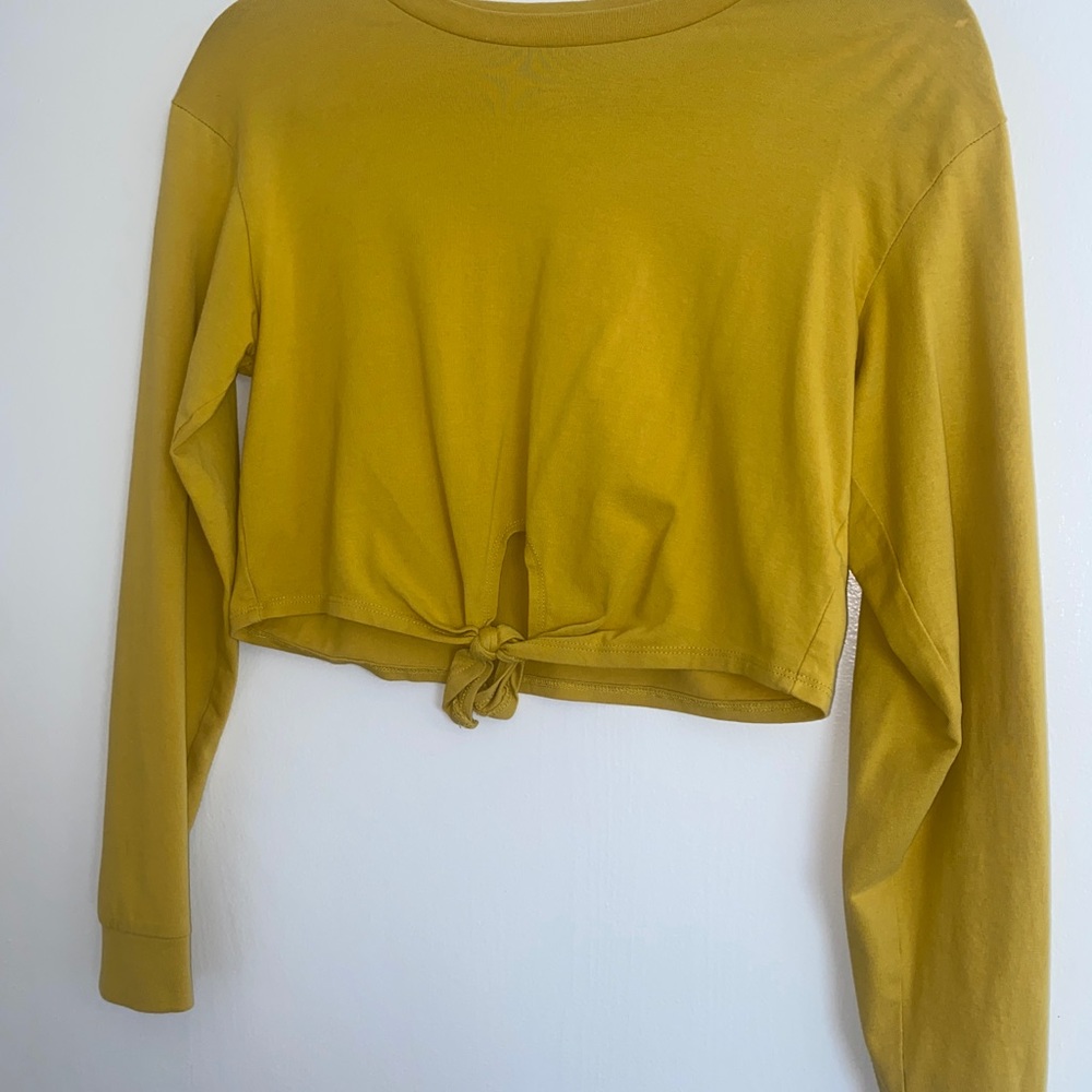 Yellow Long sleeve crop top!